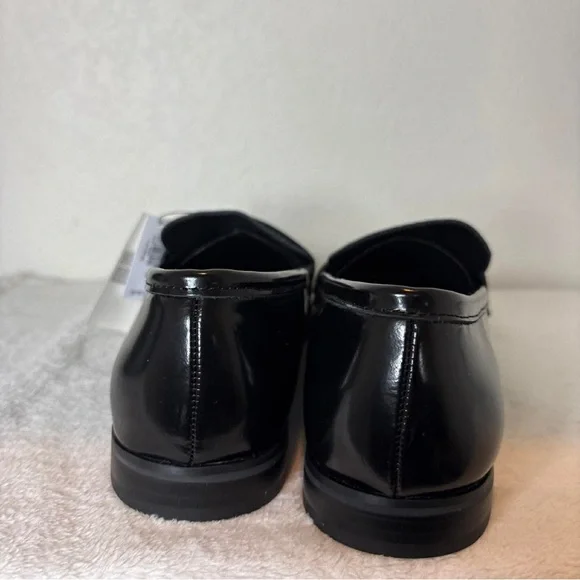 GAP Womans Black Slip-On Loafers